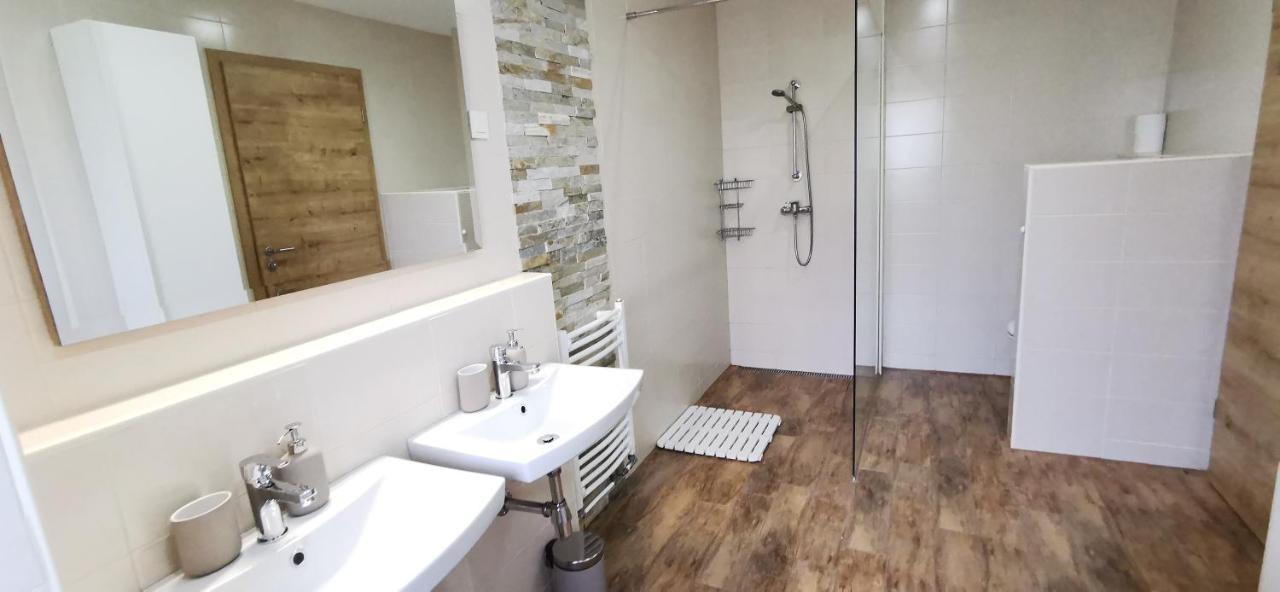 Apartments Domovoj Medvode Kültér fotó